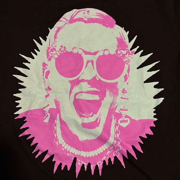 Pink 2024 Tour Shirt - Picture 3 of 5